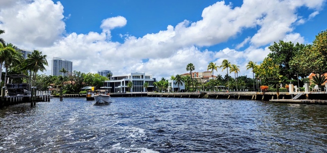 Fort Lauderdale Canals Sightseeing Cruise + Stop Sandbar or 