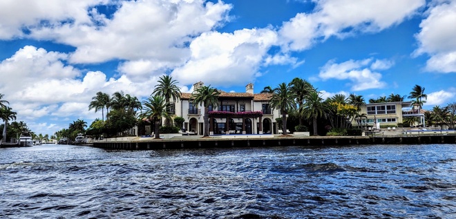 Fort Lauderdale Canals Sightseeing Cruise + Stop Sandbar or 