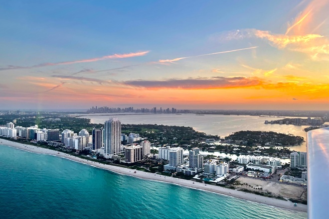Miami Sunset Private Airplane Tour